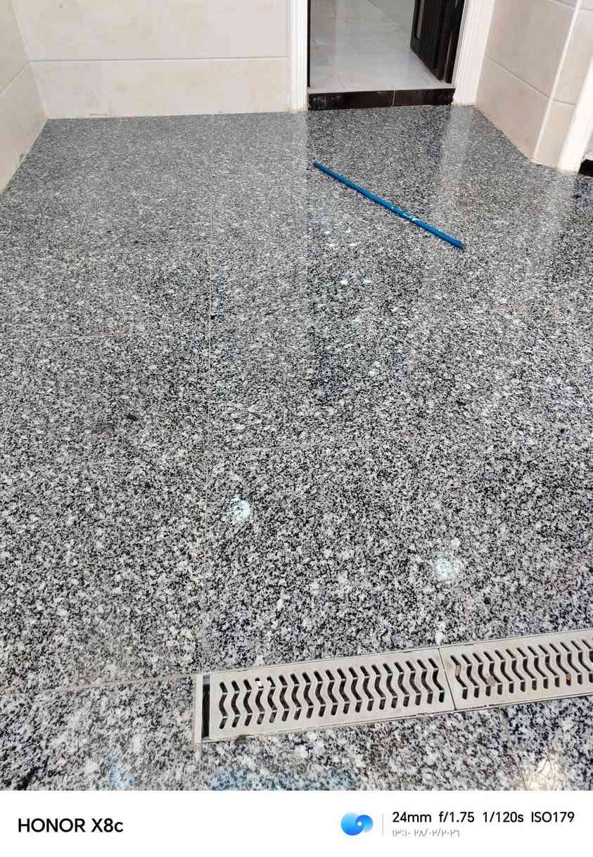 يالله دار للبيع بحي اور لأولى قرب دور نزاهه مساحته 150 متر طابقين بناء حديث درجه اولى على شارع 10 متر يتكون من أربع غرف نوم صالتين ومطبخ واستقبال أو صحيان لاستفسار أو واتساب ***********
