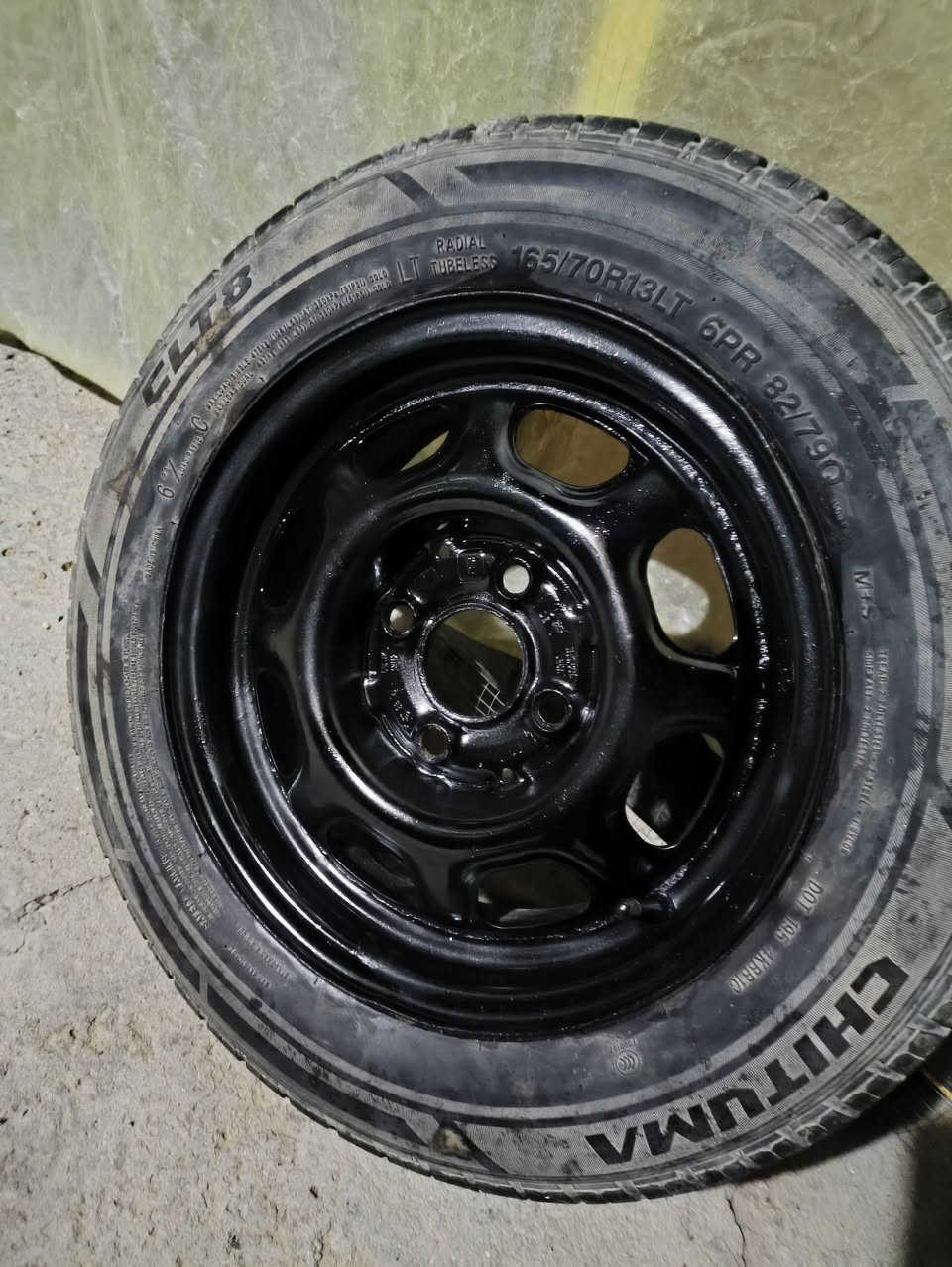 السلام عليكم ورحمة الله ويل وتاير جاهزات حجم 13 التاير فقط فتيلة وحده ونضافة شوفت عينك العنوان الحله منطقة البكرلي  وسعرهن مناسب ***********
