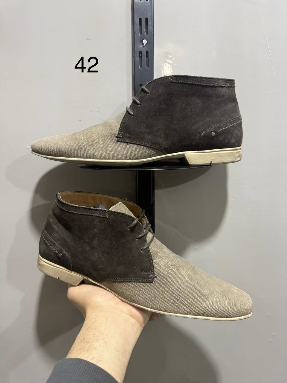 اهلا شباب❤️
توفر حذاء اوربي اصلي🔥
القياس موجود داخل آلصوره 🖼️
الأستفسار مراسلة البيج ***********
يتوفر توصيل 🚎
