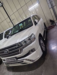 لاندكروز بريم • ٨٦٠٠٠ كم • رقم بغداد