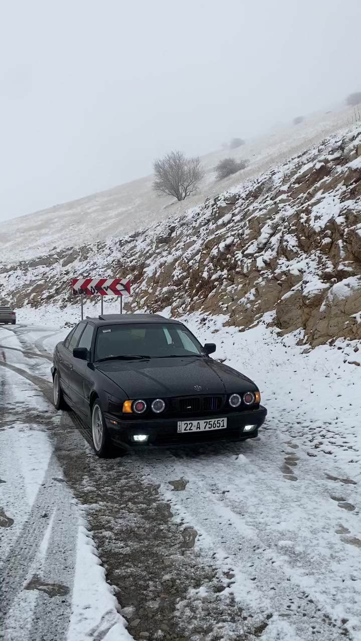 السلام عليكم بيئم للبيع
مديل 1991
شاصي 520
مكينه525
بجم عريض. لايت زنون سوارات 
دعاميه ام 
غرفه جديده 
صبغه جديده
سيارع متعوب عليه كلش 
رقم اربيل بسمي مداور ثاني يوم 
مكان السياره النجف الاشرف 
للستفسار ***********
***********
