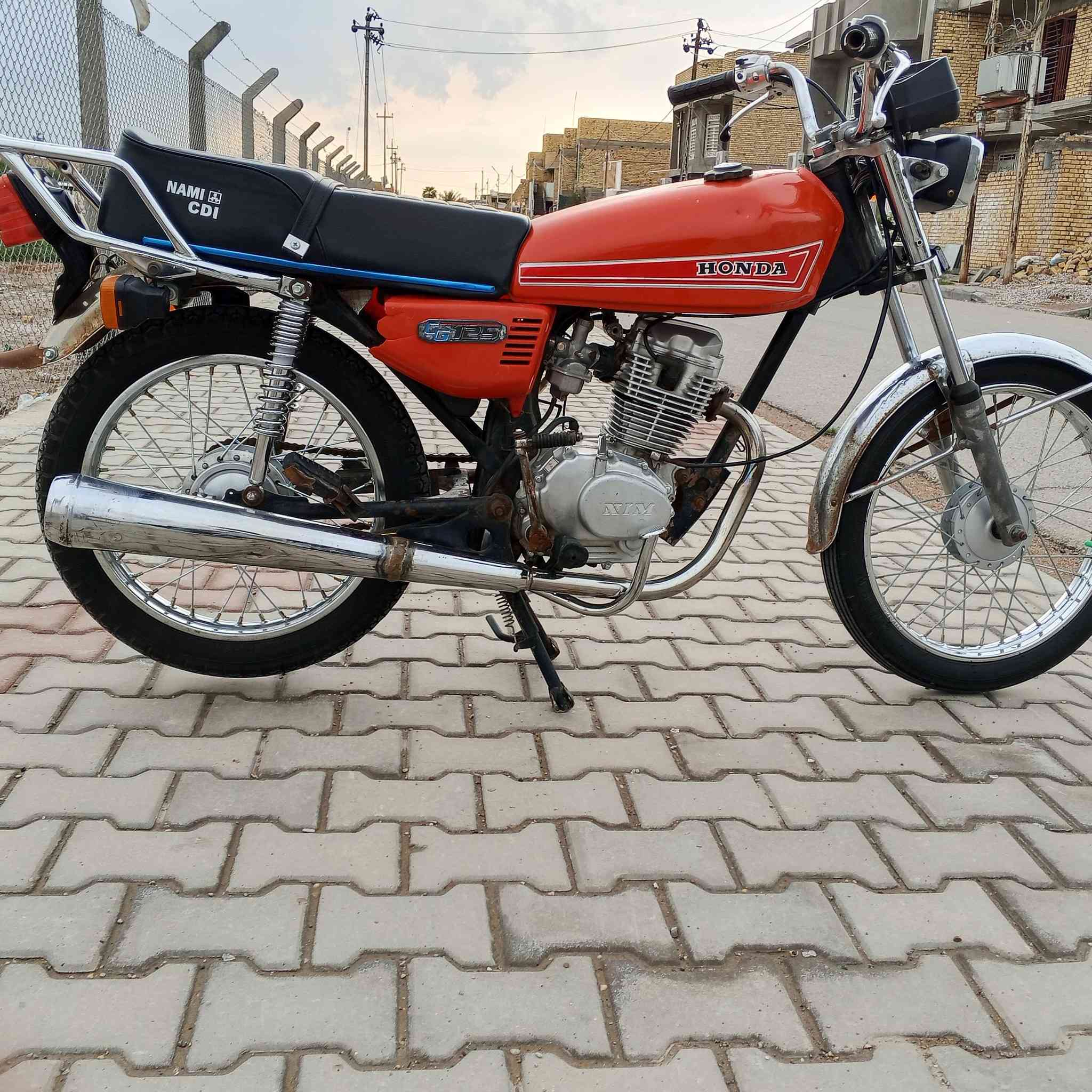 سلام عليكم شباب هاي الدرجه للبيع الموديل 2014 السعر 450 وهذا الرقم ***********
