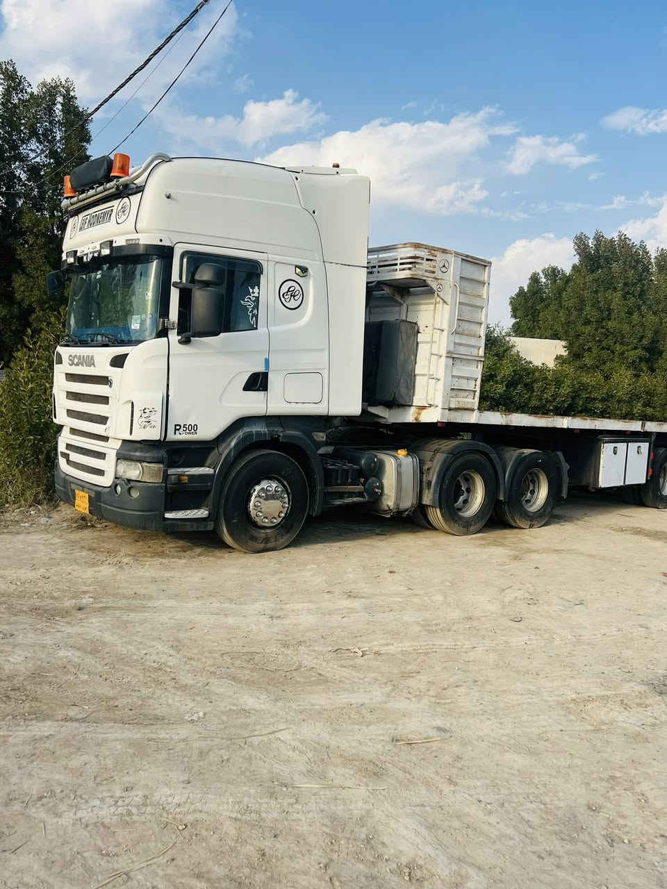 السلام عليكم سكانيا سحال 2005 مكينه 500 رتايدر ثلاجه كير اوتماتيك عربانه 4 محور مكلف بالنشر ***********
