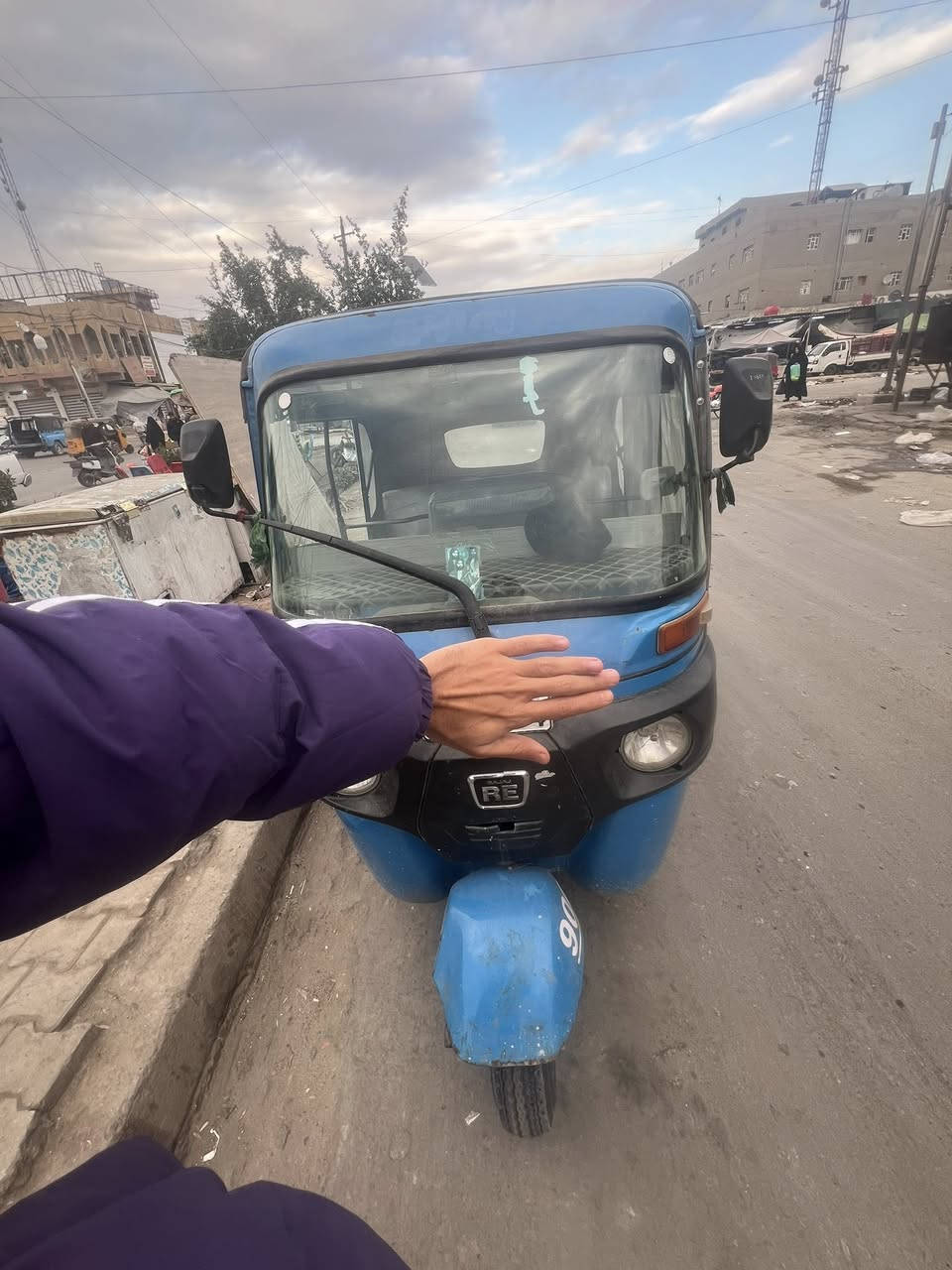 السلام عليكم تكتك موديل 21 تحويل ثاني يوم  رقم وسنويه رايدها ب7و700 مكاني مدينه الصدر رقم الاتصال ***********
