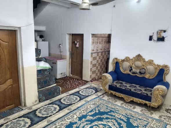 بيت في حي الوفاء المساحة 200 متر قرب محطة وقود الوفاء شارع 10 بي 4 غرف نوم استقبال مطبخ تخاريج كراج بناء اعگادة نظيف بي مؤجرين الشهر 400 ألف للاستفسار الاتصال على الرقم ***********
