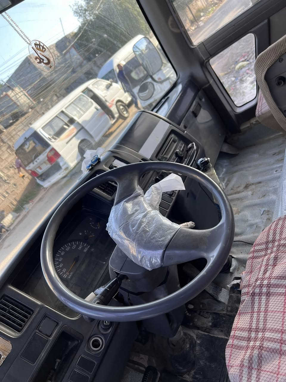 السلام عليكم كوستر نيسان 2002 سنويه لل30 بسمي تحويل ثاني يوم وصل خط وبحث جددد مصفره هيه ومرور رقم دولي مكينه وكير  بلادي الاكسل بي صوت ع الرابع صدرها نص عمر تخم تاير جوبلس.جدد السعر 105 وبيها مجال قليل مكان بغداد ***********
