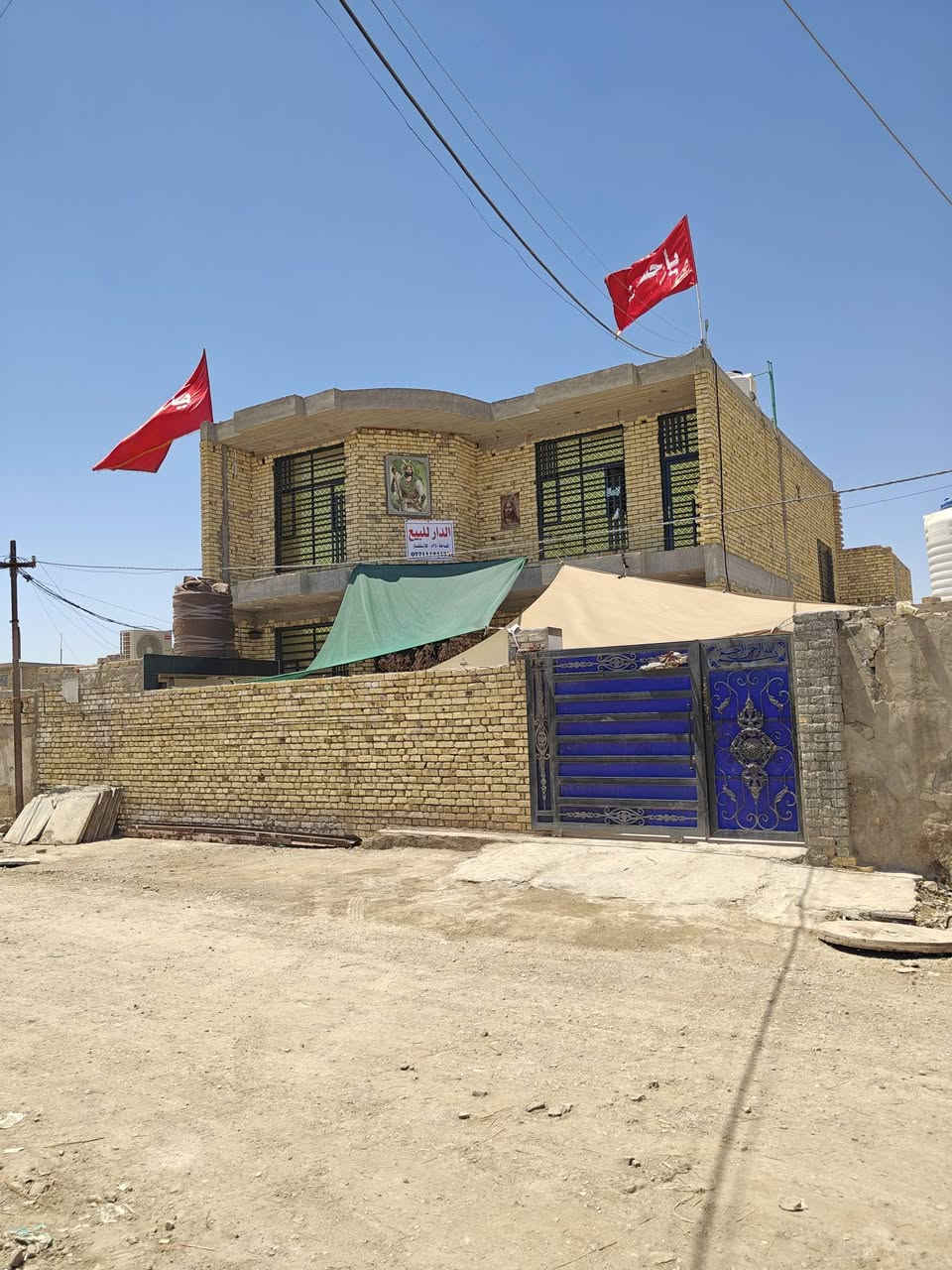 بيت للبيع ب حي الجوادين بل دور قريب عله مدرسة القلم بل شارع مال مدرسة القلم مساحه 350م والاستفسار ***********
