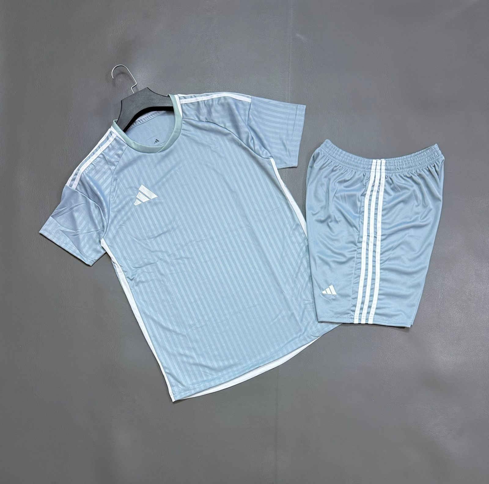 دريس وشورت اصلي
بدون رقم
قالب جبير
 القياسات M L XL XXL
العنوان/السماوه/تقاطع الأسكان/قرب مقهى الأسكان 
واتساب ***********
شفيق للتجهيزات الرياضية
