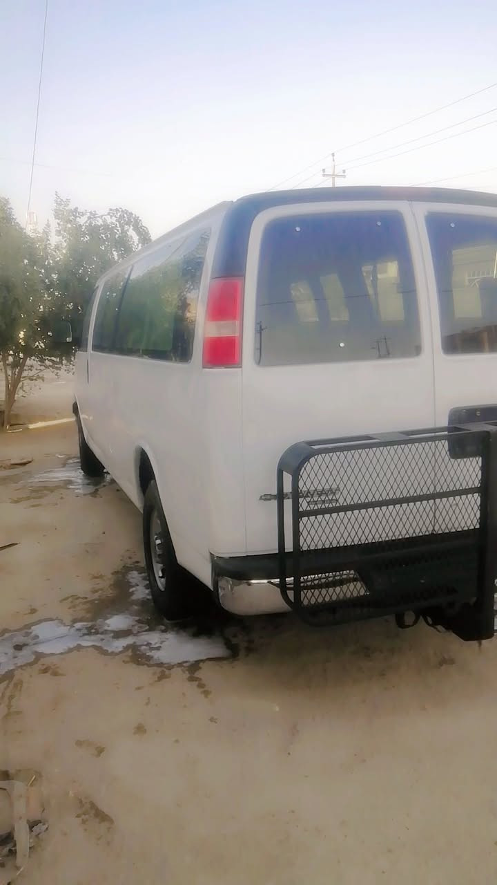 السلام عليكم سفانه للبيع خليجيه باب سلايت السياره جاهزه من كلشي غير متواجد على الفيس الاستفسار على هاذه الرقم ***********
