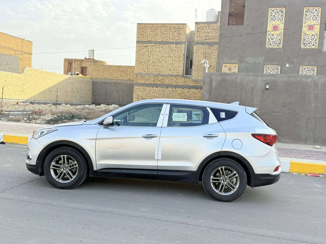 البيع سنتافيه ٢٠١٧  رقم ذي قار مشروع وطني تحويل سيارا وارد مريكي بيه جاملق وبنيد اصليات بدون اضرر داخلي ولباقي كفاله عامه ماشيه ٨٠ الف ٤سلندر مكينه مامفتوحه سياره جديده وجاهزه وسعر ١٤٤ وبيه مجال بصيط مكان سياره ناصريه 
***********
