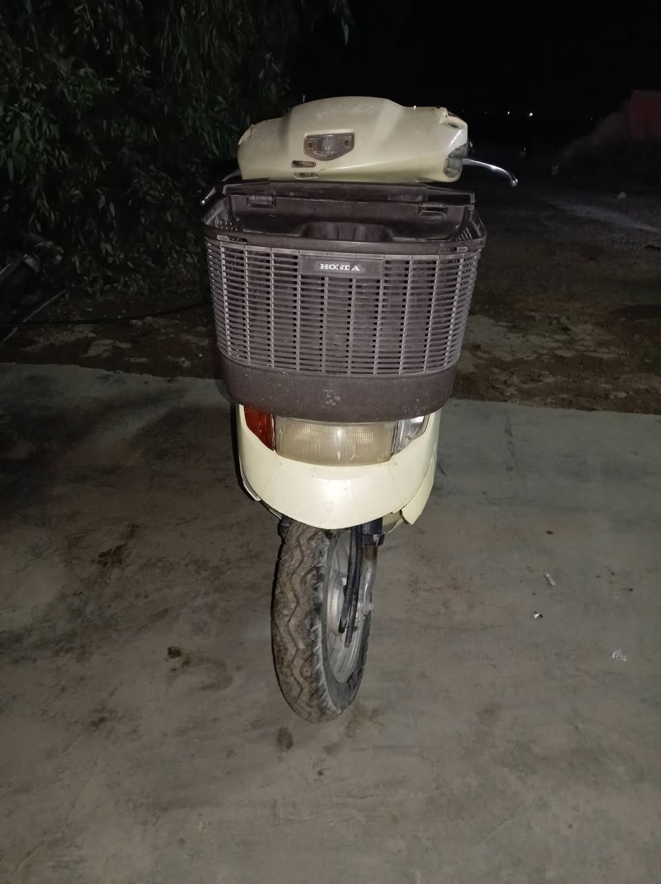 السلام عليكم للبيع ماطور ليدي ابو سله محرك باصندوك جديد الاتنقيص الادخان الاتبخير شرط كهربائيات كله شغاله لسعر 225وبي مجال الشراي مكان سامراء الاستفسار على هذا ***********
