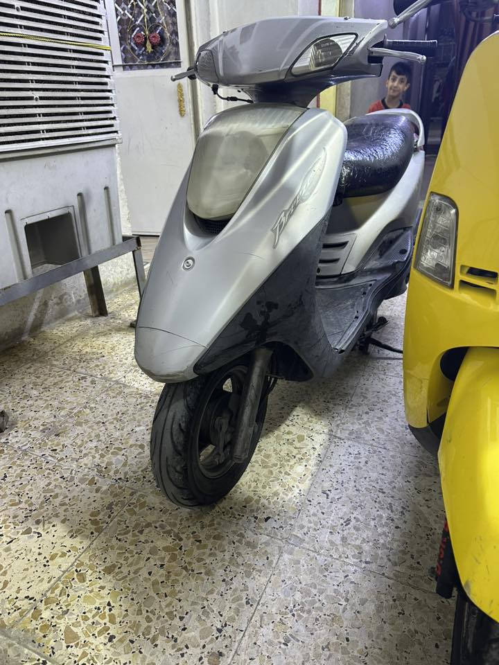 السلام عليكم درجتين بريز و بوليس الدرجتين شغالات وخير من الله كهربائيات كله شغاله مكينه وكاله السعر بوليس ٦٠٠ و البريز ٥٥٠ وبيهن مجال للشراي مكاني مدينه الصدر الرقم *********** متواجد اتصال بس
