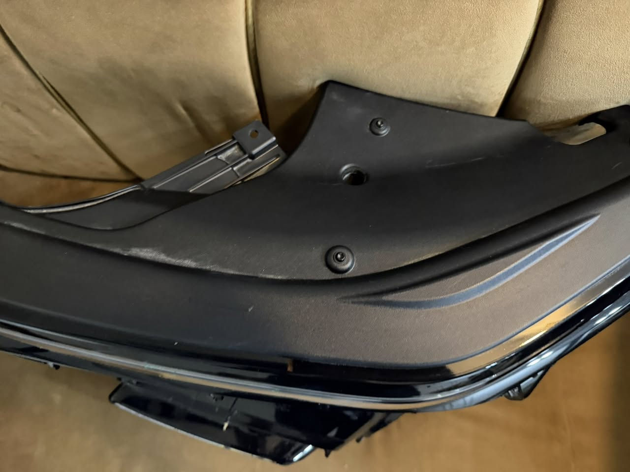 السلام عليكم
لايت يسار ترافيرز 24-26 امريكي تفصيخ 
نضيف كلش 
بعض الملاحضات بالصور 
***********
