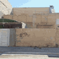 دار للبيع في حي العسكري الطاقة قطاع 16 المساحة 200 متر بناء قديم عكادة...