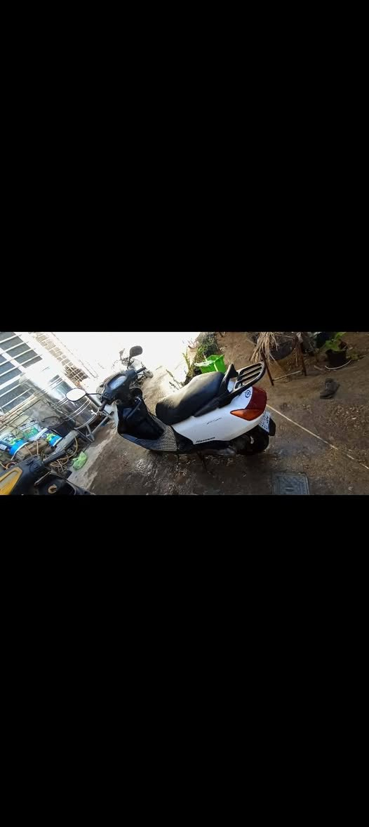 السلام عليكم سبيسي ياباني نضافه 80/100نقصها كتف اشاير واير كيلو متر شغاله كلها نكره سلف وهندر هورن لايت عالي ناصي تايرات نضيفه دراجه ناعمه وسريعه ودبلاتها متحس بيهن صفر طسه سعرها 350وبيها مجال للشراي مكاني بابل مسيب رقمي ***********
