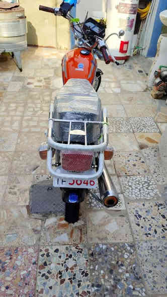 سلام عليكم دراجه ارشا موديل 2023 لون برتقالي صالنصه ام صوت فقط بستم ولباقي مكفول دراجه جديده سعر 875 اوراق اصولي وكيله العارضي مكاني نجف رقم ***********
