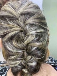 صالون رواسي الحرية نهايه شارع الحسابات تلكين جمالج يمنا ❤️🫂للحجز077116...