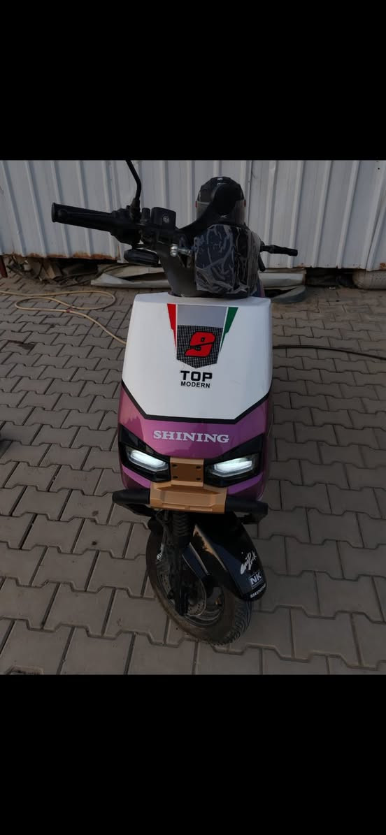 سلام عليكم شباب
دراجة شحن للبيع كدامك شوفها 

وبسعر كلش مناسب مستعجل على بيعتها  الي يريدها يدخل خاص وبي خير ويدلل  مكانها الديوانيه حي النهضه الثالثه قرب مدرسه بيروت ***********
