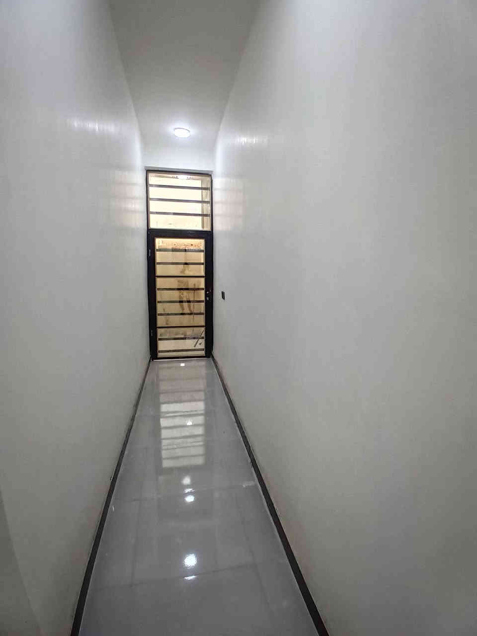 اللهم صلي على محمد وآل محمد مشتمل للبيع طابو زراعي سند ٢٥ مساحه ١٠٠ متر بناء جديد غير مسكون بأسمي يتكون المتشمل من غرفة النوم وصاله ومطبخ واستقبال وصحيات بناء حديث متعوب عليه وبل عافيه عله ياخذه والله يسهل عله جميع يارب 
***********  《واتساب ابو زهره
