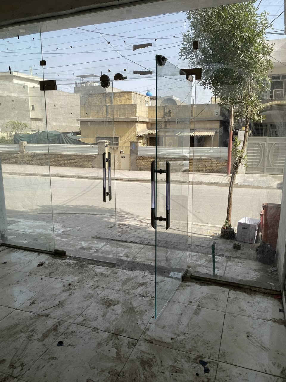 السلام عليكم جام خانه محل للبيع وحده قيااسها٤*٢٨٠والثانيه قياسها٣*٢٨٠مكاني بغداد  وهذا رقمي ***********
