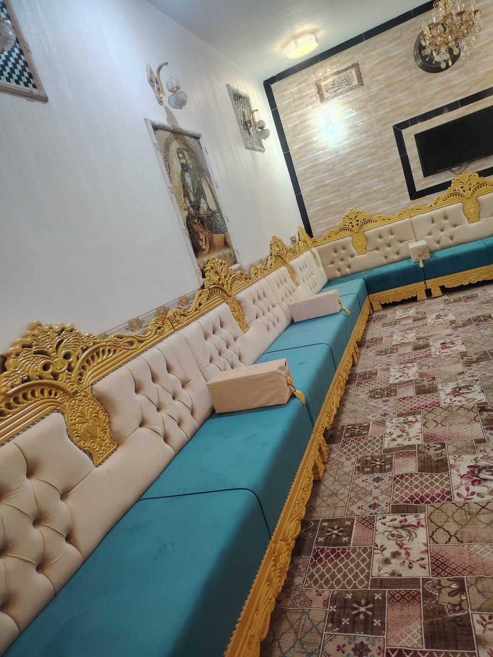 تم تسليم ديوان الأخ عساف المعموري في منطقه ابو الجاسم 
شايف كل الخير تتهنون بي ان شاء الله
بلاويد الأسود الوح الروسي سفنج مميز اول قماش تركي
ضمان ١٠ سنوات للاستفسار الاتصال على الرقم
***********
