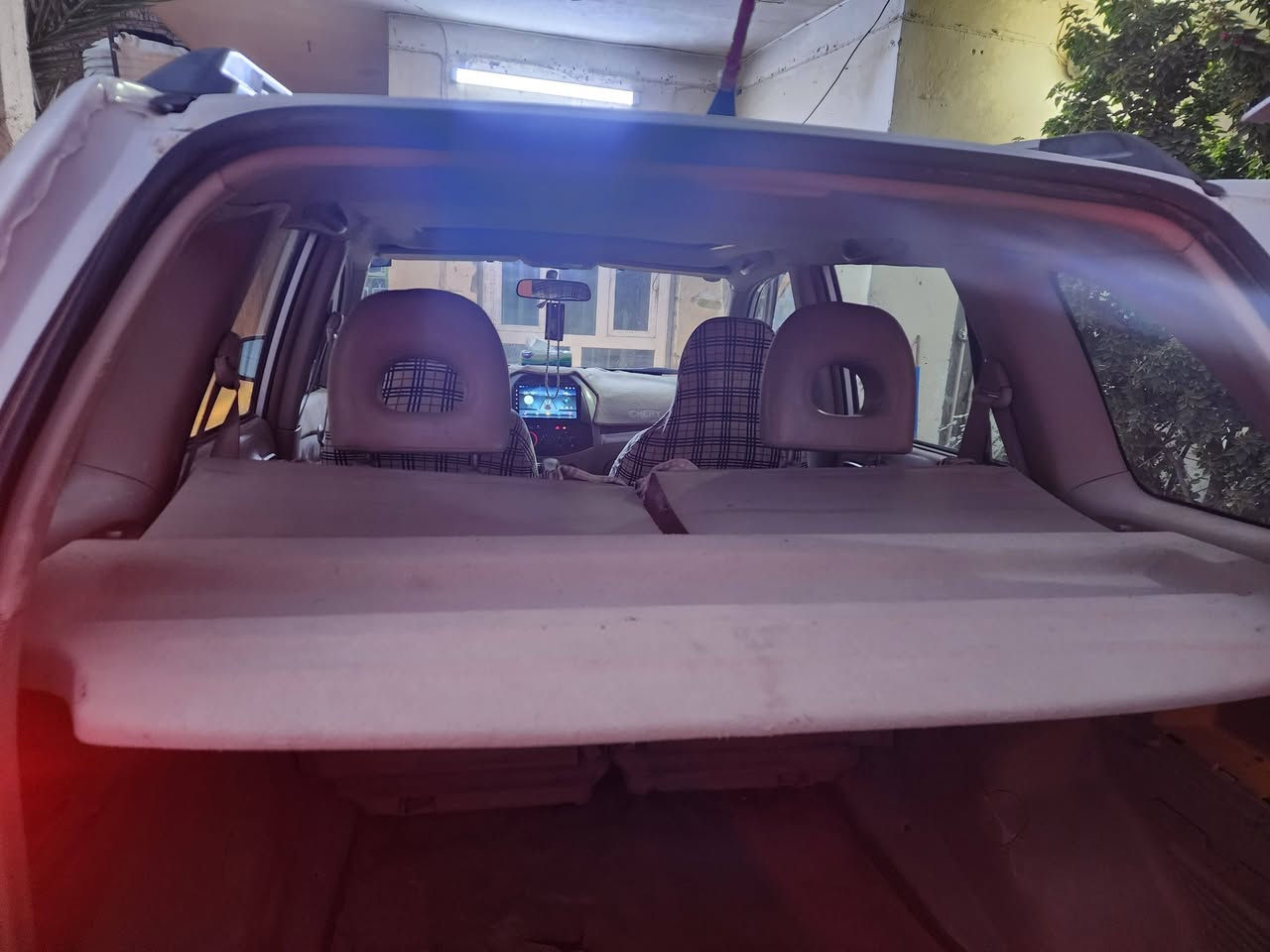 السلام وعليكم تيكو للبيع موديل٢٠١١ سيارة مكفولة كير ومكينة وتبريد ثلج السيارةعلى وضع الشركة السيارة باسمي تحويل مباشر شاشة وكامرة وتخم تايرات جديد السعر ٦٢ وبيها مجال الإتصال على الرقم ***********
