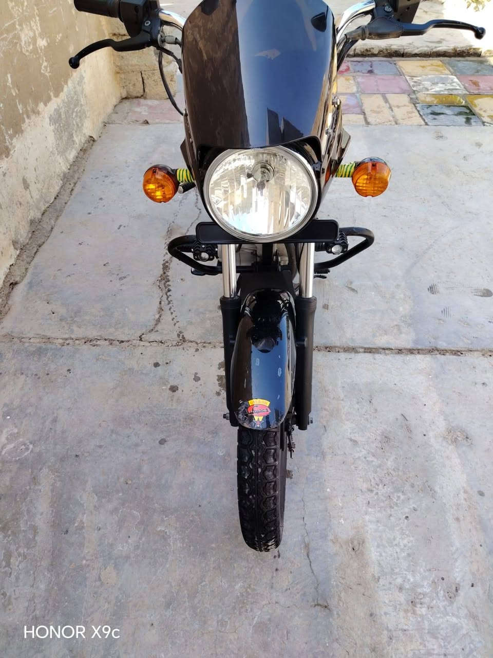 السلام عليكم بوكسر مديل 2021اوراق اصولي شرط الترقيم  مجفته تجفيت شركه مابيه اي نقص  تجي تفحص وتأخذ  سعر مليون 150 وبيها مجال تعال خاص ودلل مكاني ديالئ بعقوبه هاذا رقمي ***********
