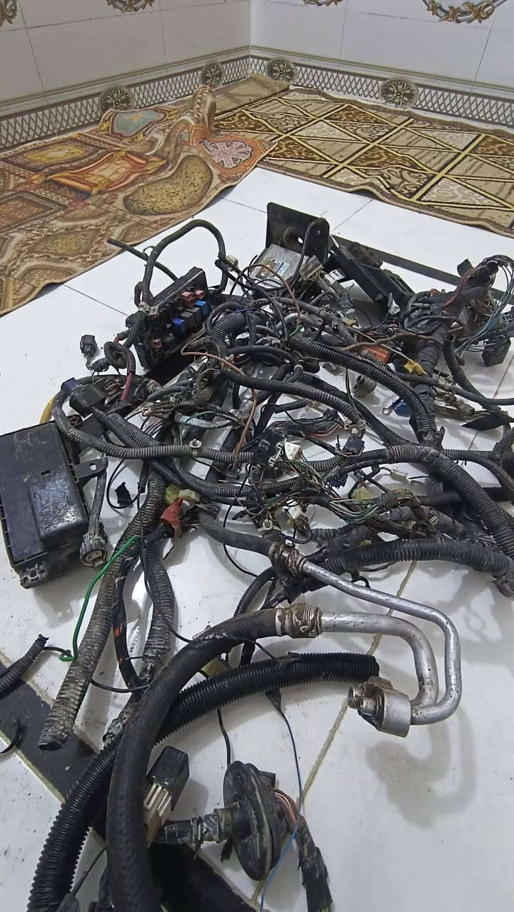 سلام عليكم من رخصت الادمن صاحب الكروب عندي ضفيره افيو ٢٠١٠واردامريكي اتوماتيك  سستم كامل يعني ضفيره مكينه وبجم وضفيره دشبول ويه قاعده افيوزات الداخله والخارجيه شرط والساعات وياهن يعني الكيجات وعقل كامل السعر ٣٠٠وبيه مجال قليل رقم التليفون ***********بيه وتساب مكاني ناصريه
