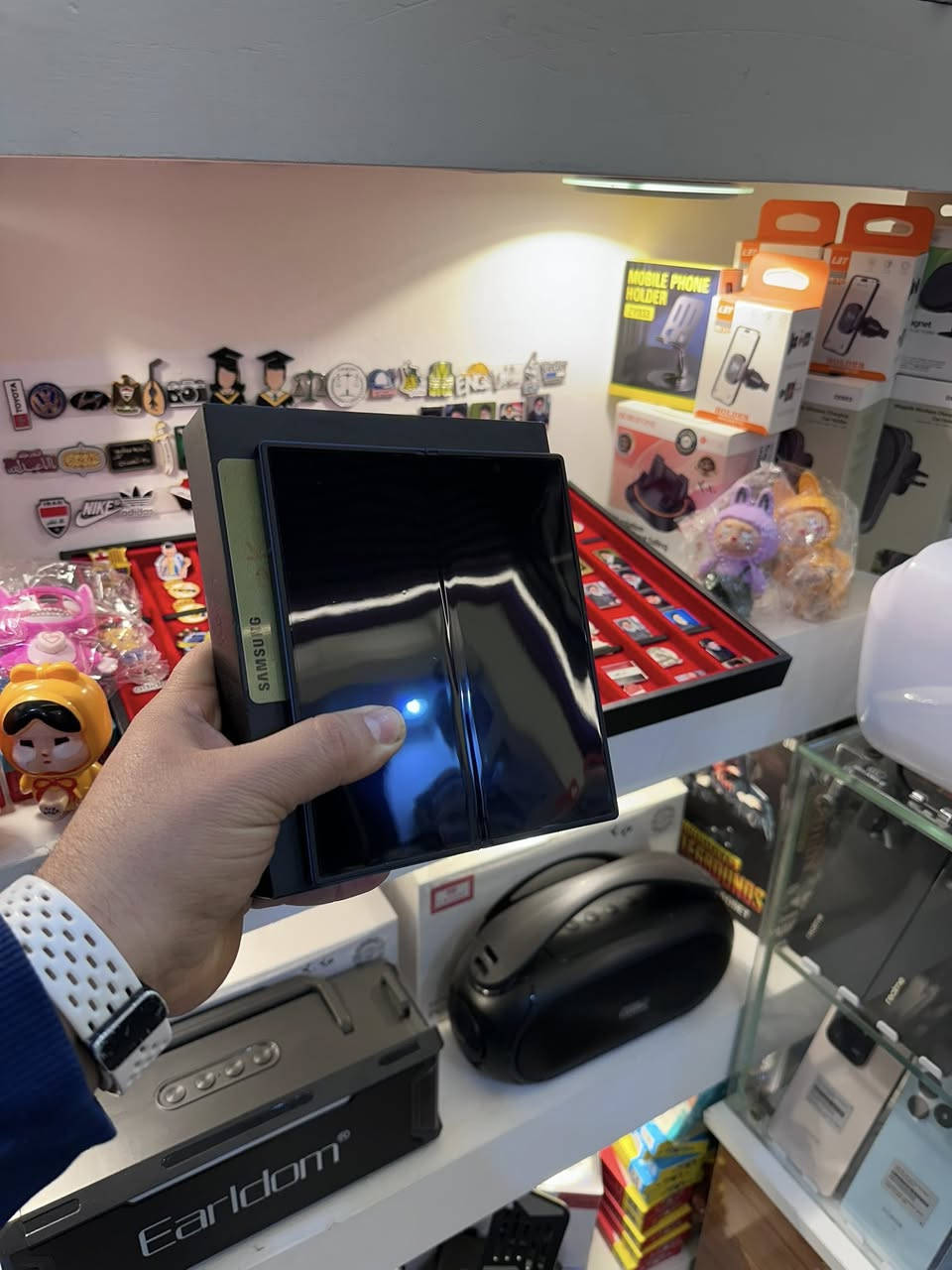 سامسونج Z fold 6
جهاز كلش نظيف استعمال قليل 
شرط زلغ واحد مابيه 
تجي وشوف بعينك 
ملحقات كامله 
سعره مليون و 75
بغداد حي العامل
***********
