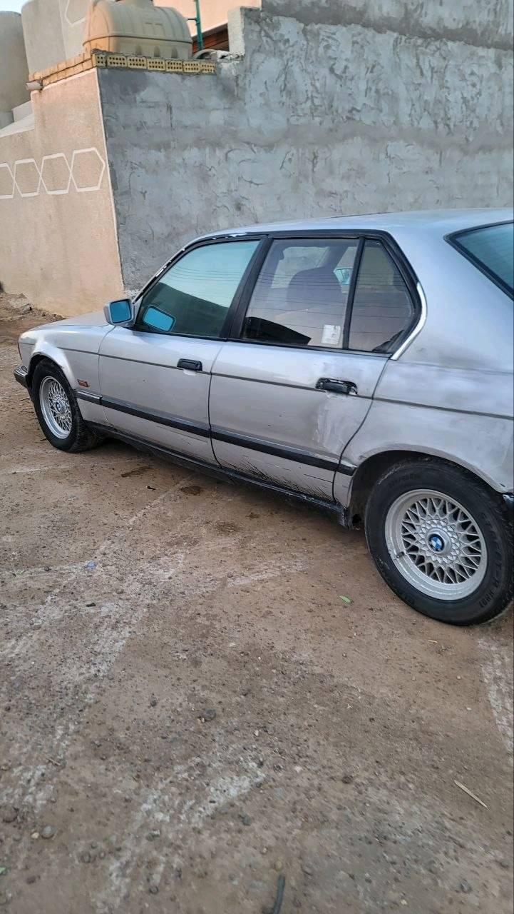 BMW1994V8.               السعر42$
السلام عليكم BMW 730i v8اصل السياره كير ومكينه خير من الله اي محافظه اريدهه اشغل وروح تبريد ثلج قطعتين لايتات زنون عالي ناصي فيول بم جديد اصلي بلكات بوش ألماني اصلي وأتر بم اصلي انكليزي جديد اي سي جديد ايرفلو جديدالسياره بلاديه شلع قلع اي جطل مابيهه كهربائياتهه كلهه شغاله كشنات كهرباء فتحه سقف شغاله داخل جلد صدر خلفي جديد دبلات كلهن جدد السياره وين مايعجبك شغل واطلع بيهه والسياره بيهه ضربه بل جاملغ الخلفي جهه السايق  سعر السيارة 42$قابل للتفواض العنوان بغداد
***********