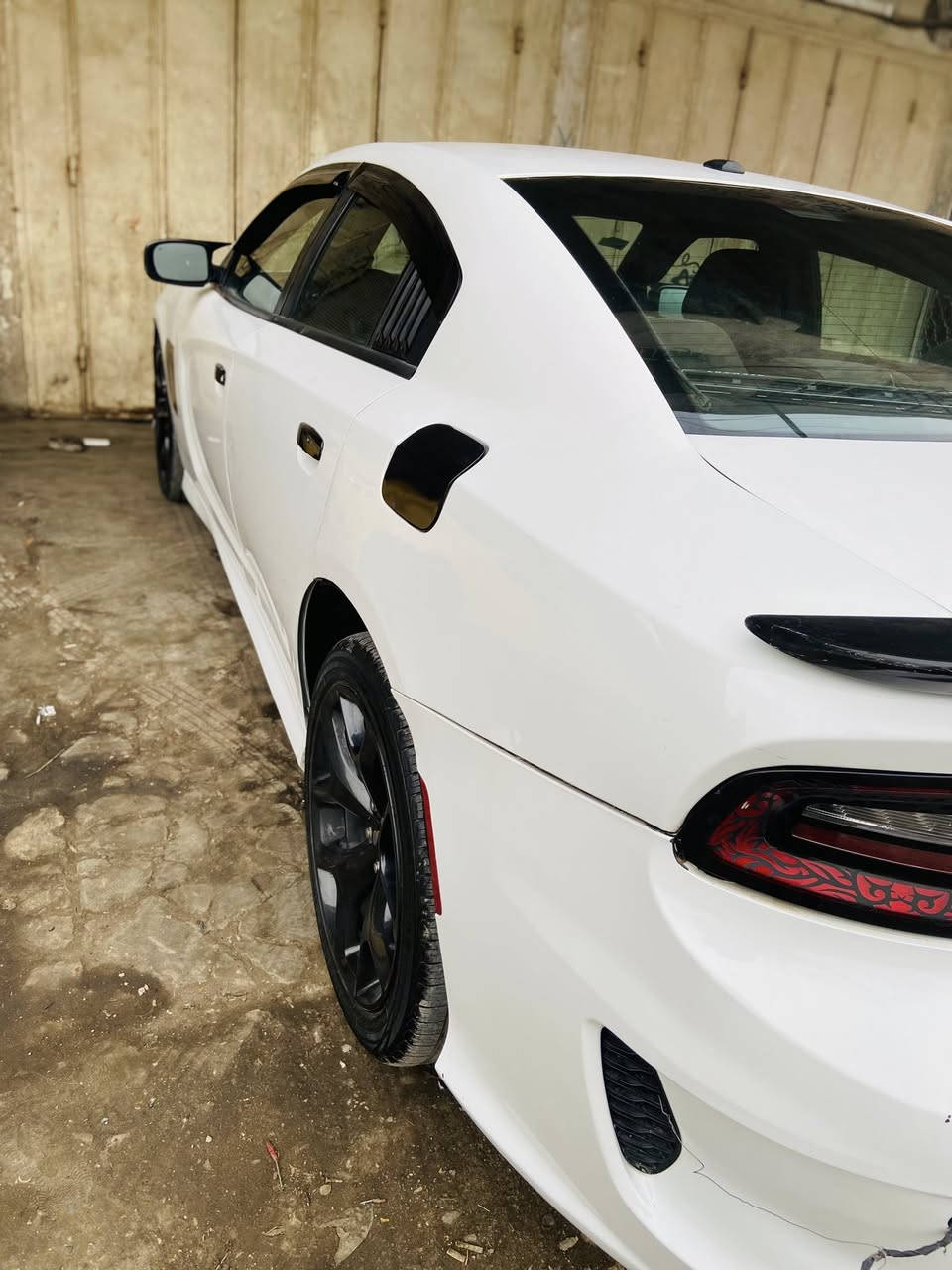 السلام عليكم 
جارجر للبيع 
موديل 2020 اصل 
بسمي تحويل مباشر 
مكينه كير خير من الله 
تبريد تدفئه 
كشنات مخمل 
تحكم ستيرن 
شفتات 
كامره 
حساسات 
فول ماعدا الفتحه 
حادثها بنيد وجاملغ 
مصبوغه عام اثر تخطخات بسيط 
السعر 165 او مراوس حسب القناعه 
للاستفسار ***********
واتساب ***********
صور الحادث موجوده +سونار
