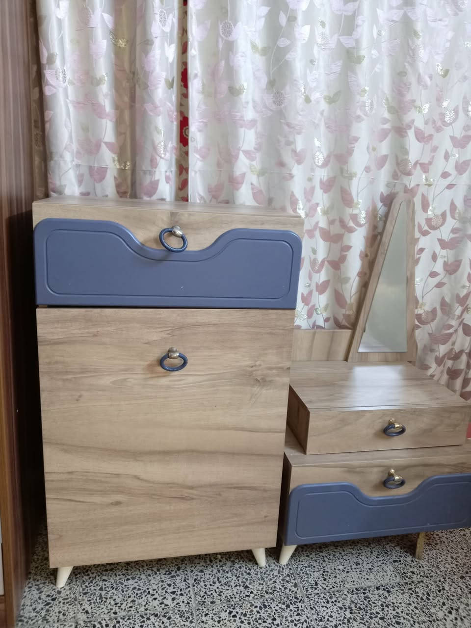 غرفه تركيه سلايد ٩ قطع مستعجله للبيع  🎀 الكنتور  والسرير مفتوحه رجاءا بس للجادين


**إذا كنت صاحب هذا الإعلان وتريد حذفه لأي سبب، رجاءا أرسل رسالة إلى الدعم الفني**