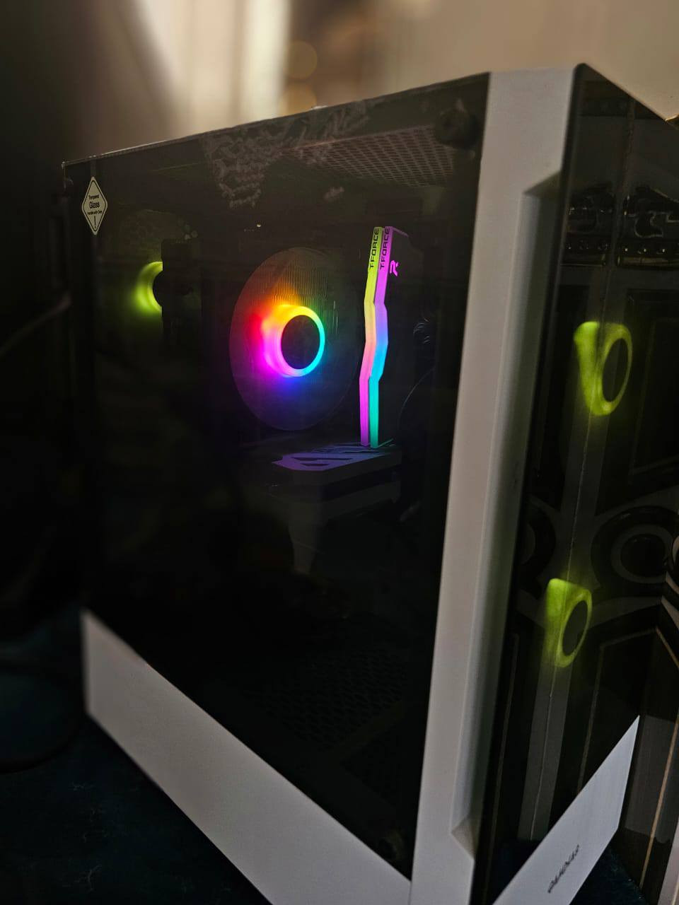 مرحبا :
بيصي للبيع المكان كربلاء تجي تفحص بيدك وتشوف.. 
مشتغله فقط فيفا و والدن رينگ.. بعدها زيرو وارد صناعه.. 

حط سعرك بيش تفيدك مع الشاشه طبعا 
24
144hz
Va curve
........................... 
i5 12400
Rtx 4060msi 8g
8×2 ddr4 3600
Ps 650w
Gigabiyt b 750 plus
Case msi 
المواصفات بالصور.


**إذا كنت صاحب هذا الإعلان وتريد حذفه لأي سبب، رجاءا أرسل رسالة إلى الدعم الفني**