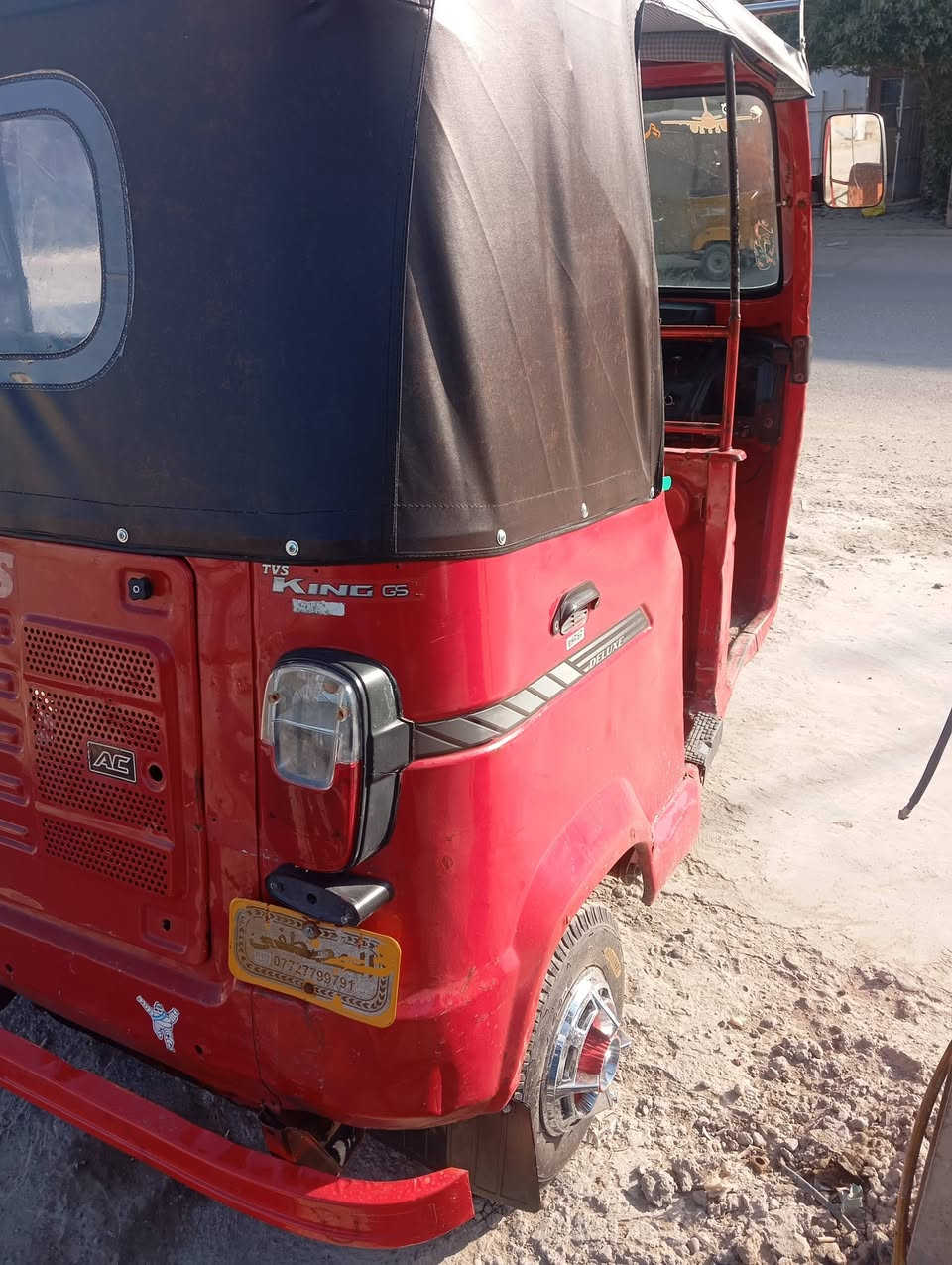 سلام عليكم تكتك موديل 19اوراق تكتك مذب عليهه ربع تجفيت شركه اكسل شركه كلجات جدد شركه جادر جديد  تخم تايرات تكتك مذب عليه كلشي كبل لشارع مصبوغه عام جماليه  السعر 2750وبيهه مجال العنوان بغداد المحموديه مكلف  بل نشر رقم صاحب التكتك  ***********
