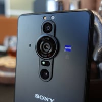 هاتف سوني xperia pro-i   مع 3 حافضات ذاكره 512      قنبله التصوير غني ...