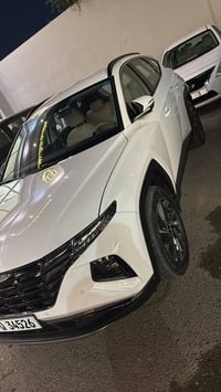 توسان خليجي موديل 2024 فول مواصفات عدا البنراما كشنات كهرباء داخل مخمل...