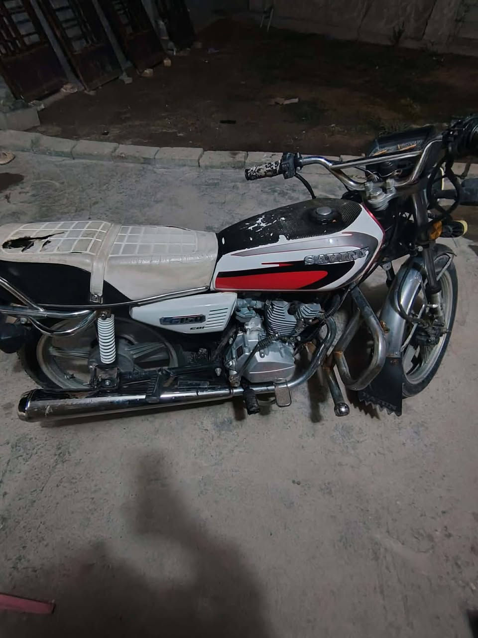 موطور ايراني للبيع  موديل 21 اي نقص مابي فقط راجز مال سلف مرات يشغل سلف او مرات لا كله شقال  لاتنقيص ولاتبخير السعر 500 وبي مجال للطيبين  للإستفسار ***********
