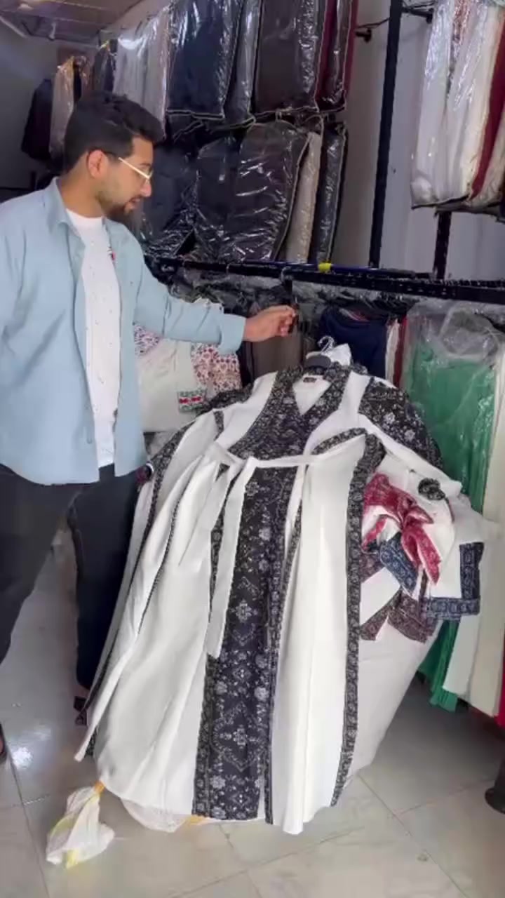 ((( جمله فقط ))) 
يم مجمع نور الاناقه 
اوفرة الفستان رمضاني دابل الايطالي 💢💯
القياسات 38-40-42-44-46-48 استندر 
السريه 6 قطع 🛑
سعر القطعه 22 ♦️
للحجز ولستفسار 
مراسلة خاص ✨


**إذا كنت صاحب هذا الإعلان وتريد حذفه لأي سبب، رجاءا أرسل رسالة إلى الدعم الفني**