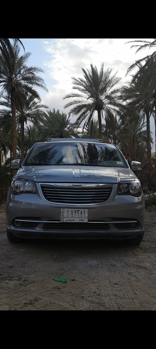 كرايسلر تاون آند كانتري 2014 ثلاثينية
فووول مواصفات 
الثلاثينية معروفة بمواصفاتها الخاصة
اللون سلفر
رقم بغداد باسمي 
تشغيل بصمة 🫆 
دخول ذكي
بابين بصمة دخول
داخل اسود ملكي
تدفئة كشنات امامي وخلفي وستيرن
بردات جميع السيارة بلادي
تبريد 3 قطع منفصل ثلج 
الكشنات الخلفية تنطوي كهربائياً
ويل 17 لمتد
دشبول مميز وشاشة اعطال
تحكم ستيرن امامي خلفي 
مثبت سرعة
ابواب وجنطة كهرباء 
اشاير بالمري
تشغيل عن بعد 
شاشة اندرويد 
مرآة تعتيم
گير مبدل جديد قبل شهر
رواجز جدد
تايرات امامية جدد
بيها منظومة غاز رسمية وكارت صيانة
مع خزان غاز 80 لتر 
ضربتها خفيفة خشم البنيد وجزء من الدعامية وبيها صبغ بالجاملغ مال السايق
والكثير من المواصفات
السعر 165$ وبيها مجال للطيبين
إذا ماتريد تشتريها اترك تعليق طيب مثلك
*********** \ ***********
ملاحظة/ بعض الصور بيها سوباية وسبير ... سعرهن خارج سعر السيارة.
