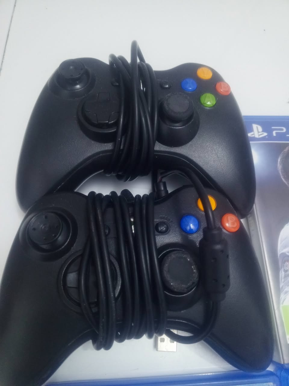 السلام عليكم
يدات اكس بوكس 360نضاف شغالات للبيع
اقراص بلي 4نوع اساسن كريت 
وفيفا18
وفيفا21
بغداد الشعب توصيل ماعندي 
***********
