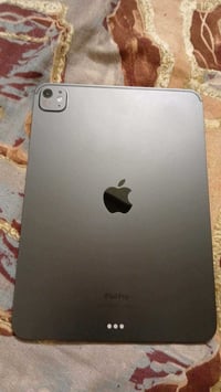 آيباد برو M4 • ٢٥٦ • بغداد