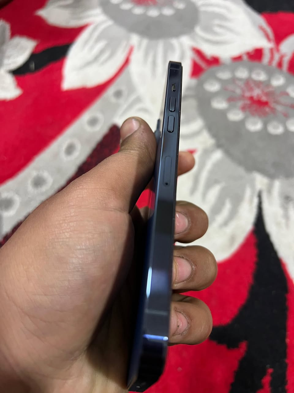 ايفون ١٢ برو ماكس فول نضافه جهاز كفاله عامه بي فقط شغله وحدهه الجهاز بي ارتجاج بل كامره x1 فقط الباقي كله عله وضع الشركه بطاريه 76 مامبدله الجهاز وتر جهاز كدام عينك النضافه مايتحصل هيج نضافه سعرهه 480 وبي مجال للشراي *********** العنوان بصره الحكيميه
