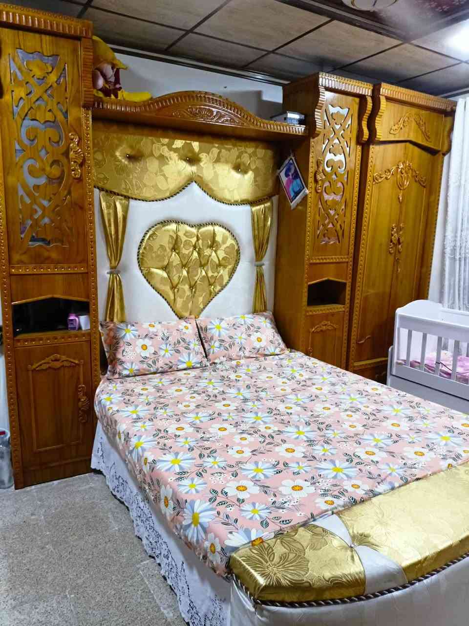 للبيع غرفه جديدة ٨٠٠الف ***********
