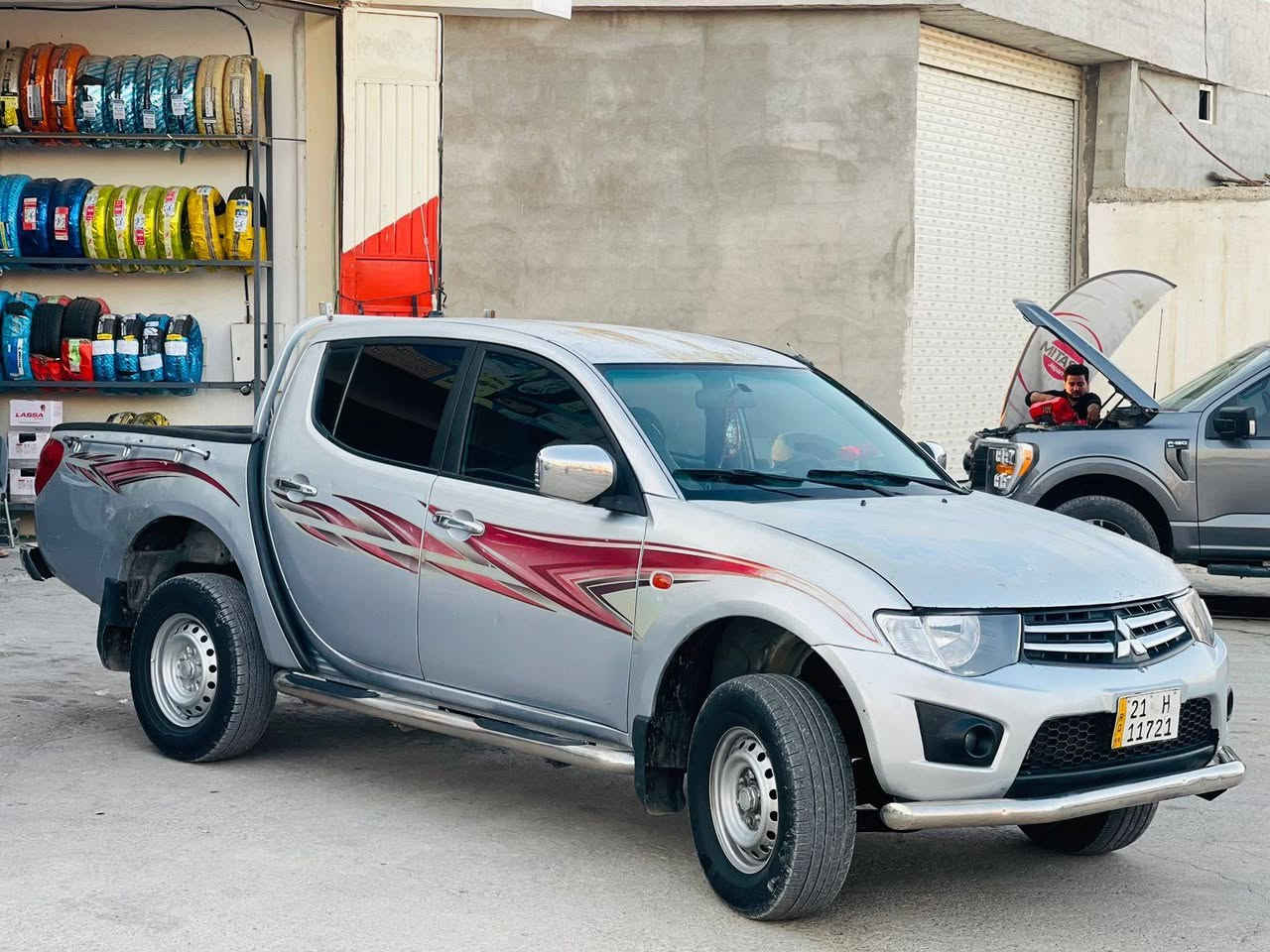 بسم الله الرحمن الرحيم 
بيكم مسبوشي دبل قماره السياره كاز بم ونوزل كير ومكينه بشرط لا صرف لا بخار تبريد شغال صدر جديد السياره مكفله من كل شي بس ربع الابونيد بدون دواخل تخم تايرات منضومه زنن عليه رقم سليمانية بسمي 31 سعر (100)وبيها مجال  او مراوس حسب القناعه‌ وتحياتي💙***********
