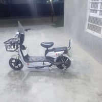 ماطور شحن للبيع محتاج بطاريات مع تصليح الأطار الخلفي السعر ٢٠٠ 0750578...