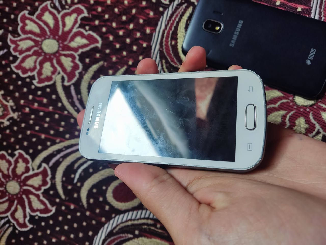 الموبايل الاول𝗦𝗔𝗠𝗦𝗨𝗡𝗚 𝗚𝗔𝗟𝗔𝗫𝗬 𝘁𝗿𝗲𝗻𝗱 𝗹𝗹
جهاز شغال نظيف
 بس باتري ميت ، 
كاميرا شغال ،
 شاشة شغال 
، بدون كارتون 
الدكم شغال خفض ورفع الصوت وباور كلو شغال
الجهاز الثاني 𝗦𝗔𝗠𝗦𝗨𝗡𝗚 𝗚𝗔𝗟𝗔𝗫𝗬 𝗚𝗥𝗔𝗡𝗗 𝗣𝗥𝗜𝗠𝗘 𝗣𝗥𝗢
جهاز شغال عندو كسر بالجام الكمرة وبالشاشة الكسر ما مأثر على الشاشة والشاشة بي طبع مشاكل الشاشات الامولد القديمة باجهزة سامسونج 
الباتري مو هلكد يعني 50 بالمية 
كامرة شغال 
ذاكرة 16 جيجا 
الدكم شغال رفع وخفض الصوت وباور كلو شغال 
بدون كارتون 
الاثنين 50 الف 
<ما عندي توصيل >


**إذا كنت صاحب هذا الإعلان وتريد حذفه لأي سبب، رجاءا أرسل رسالة إلى الدعم الفني**