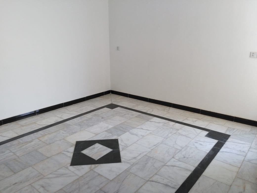 سلام عليكم
شقة للبيع 🏠
طابق 2
مساحة : 120 متر
الواجهة : 12 متر
نزال : 10 متر

تحتوي على : غرفتين نوم + استقبال + حمام داخلي و خارجي + مطبخ

📍العنوان : حي الجامعة قرب مدينة الالعاب جوي لاند او قرب جامع نجمة

💵السعر : وقابل للتفاوض  ( تفضل خاص )

ملاحظة : التعامل مع صاحب الدار مباشر .

📢للأعلان عن عقارك أبدأ بمراسلتنا
للتواصل والأستفسار
زيارتنا على قناتنا التليجرام ( @hamid_city )
او على الواتساب ( *********** )
