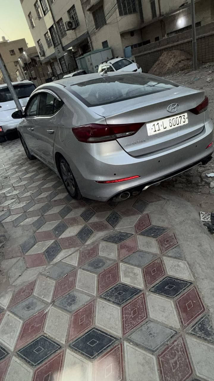 النترا 
٢٠١٨
رقم بغداد
سنويه جديده 
تحويل ثاني يوم 
بيها حادث خلفي 
فحص عالسونار 
السعر ١٢٥
***********
