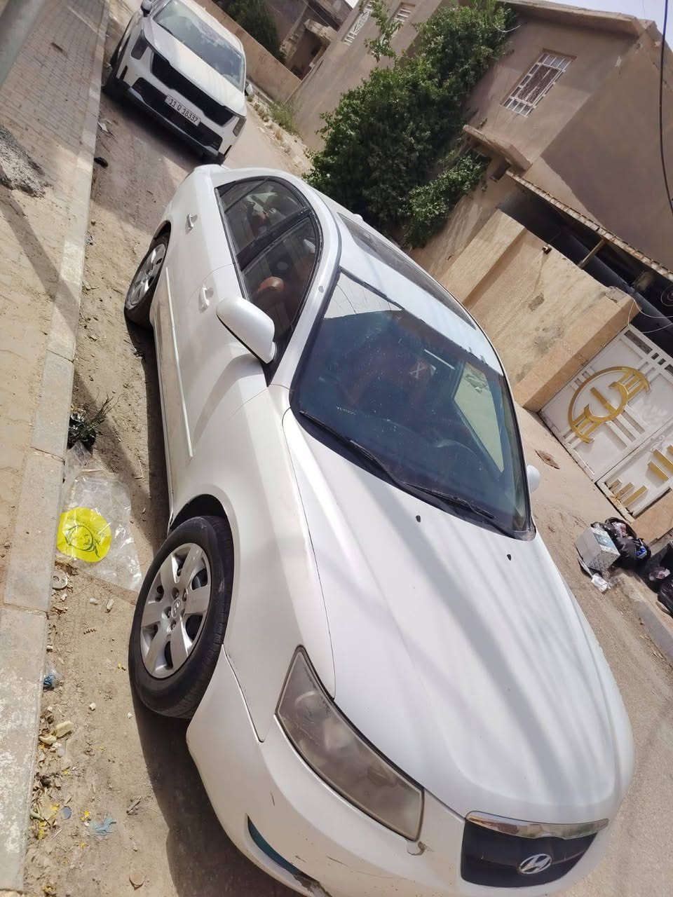 سوناته 2007 مابيه ضربه بيه رشات صبغ بس بجاملغات مكفوله من ضربه بنيده مبدل جارد وموجود القديم فتحه سياره مكفوله كير مكينه حداديه جديده سعر 105 وبيه مجال حك جيه رقم بغداد *********** للاستفسار خاص او اتصال ع رقم
