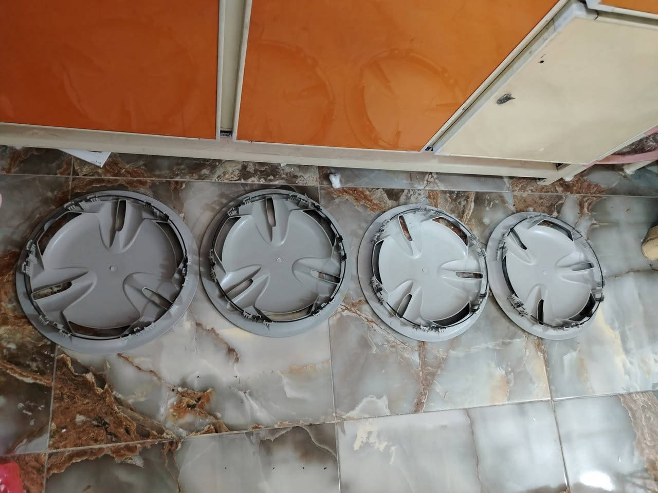 السلام عليكم تخم كبات سايبه موديل 25 تخم كبات طيبه موجود 24 مكانها بغداد البنوك الرقم *********** سعر الكاب الطيبه بعشره وسعر السايبه 15
